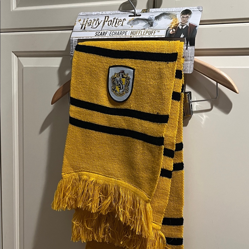 Harry Potter Hufflepuff  Scarf - Yellow and Black